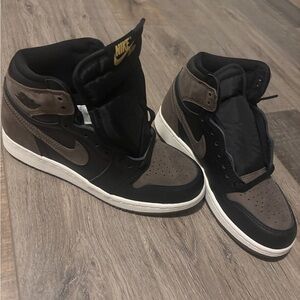 AIR JORDAN 1 RETRO HIGH OG
"PALOMINO"  size 5Y Women’s 6.5